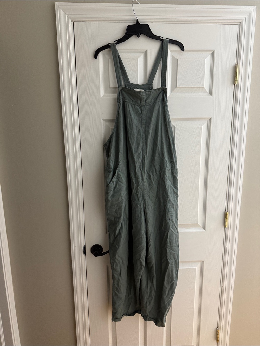 Universal Thread Sage Green Wide-Leg Utility Jumpsuit